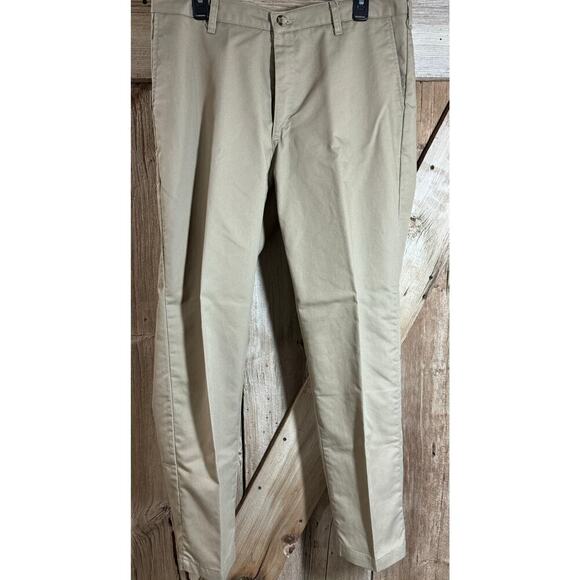 Lee Total Freedom Classic Fit Khaki Pants Men's 34 x 32 Flat Front Slacks - Picture 1 of 13
